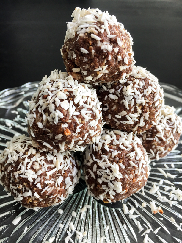 Chocolate coconut protein snowballs