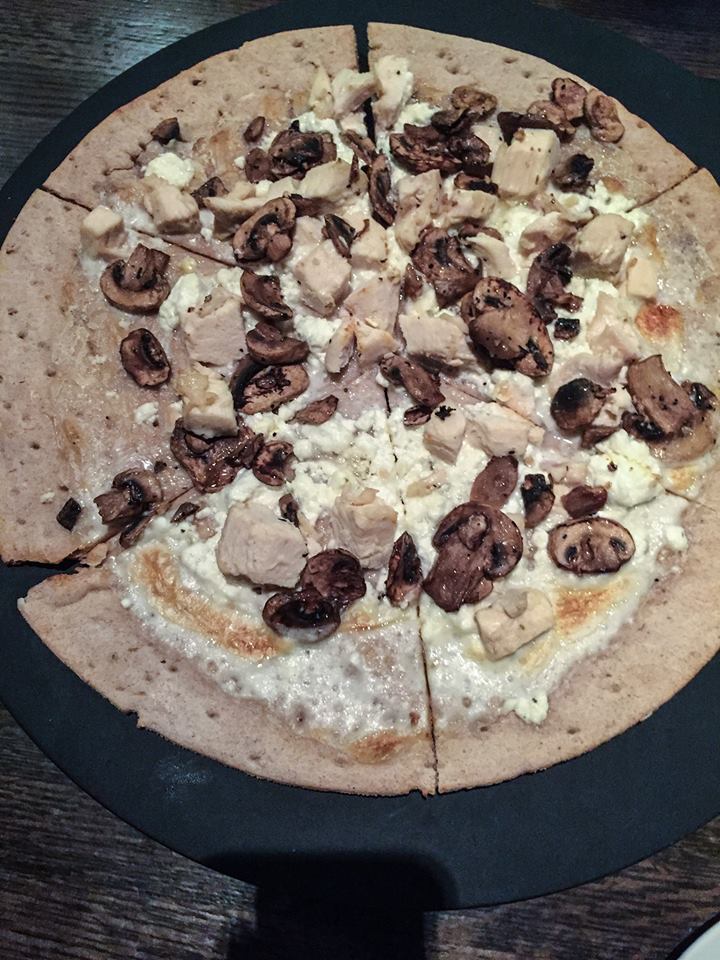 oak and pie gluten free pizza in Wichita